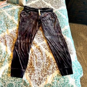 Lululemon velvet joggers